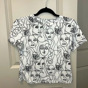 Face outline crop top